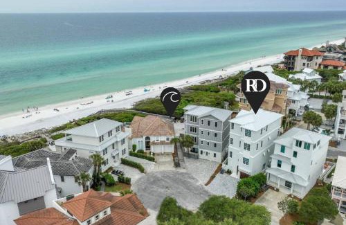 Seawalk Circle House | Sunset Lounge
