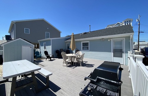 Lavallette House | Sunset Manor - Short walk to beach