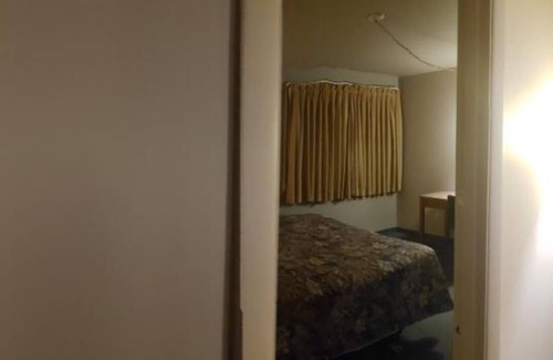 Fort Macleod Hotel | Sunset Motel