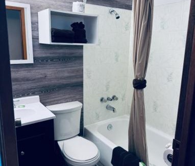 East Kootenay Hotel | Sunset Motel
