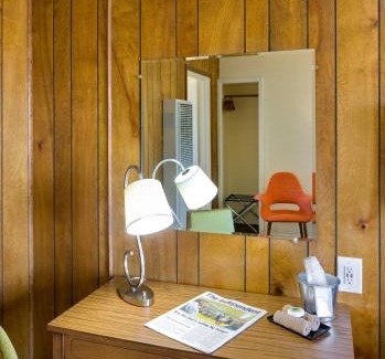 Moriarty Hotel | Sunset Motel Moriarty