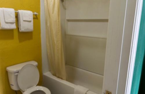 Rockingham Hotel | Sunset Motel
