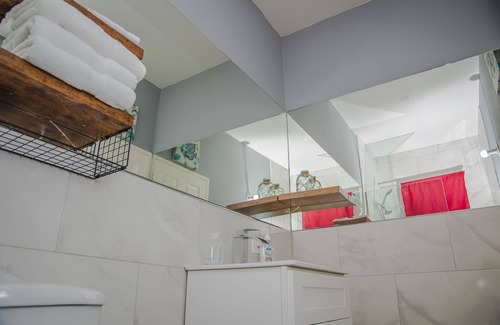 Hellshire Villa | Sunset Oasis: 3BR Portmore Gem