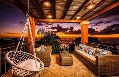 Playa Langosta Apartment | ♚Sunset & Ocean View Jacuzzi Beachfront Penthous♚