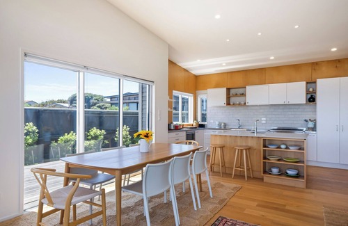 Peka Peka House | Sunset Over Kapiti - Waikanae Holiday Home