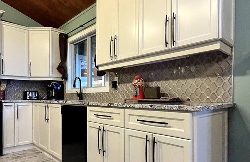 Alberta Beach Cottage | Sunset Paradise