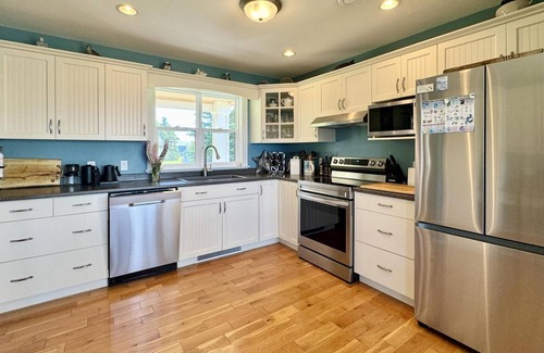 Cape Traverse House | Sunset Point with views of the Confederation Bridge