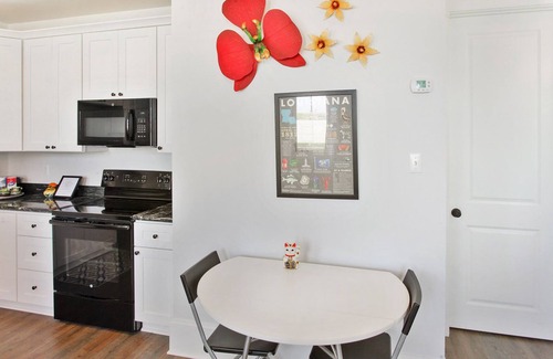 Algiers Point Condo | Sunset Point B, Serene And Private One Bedroom Condo