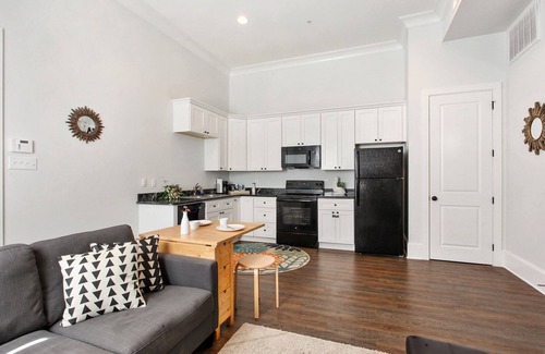 Algiers Point Condo | - Sunset Point C, Quiet 1 Bedroom, Private Condo - Close to French Quarter