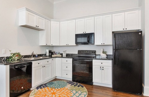 Algiers Point Condo | - Sunset Point C, Quiet 1 Bedroom, Private Condo - Close to French Quarter