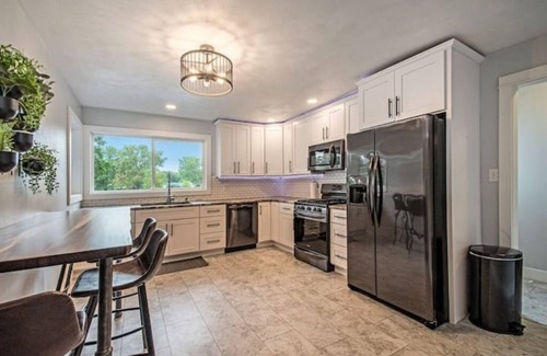 Wyatt House | Sunset Point-Riverfront,SwimSpa,Kayaks,30 Min NDn