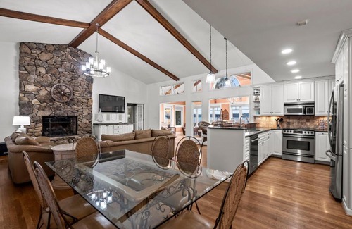 Terrell House | Sunset Pointe