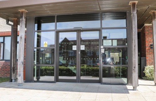 Littlehampton Cottage | SUNSET QUARTERS AT MARINE COURT, family friendly in Littlehampton