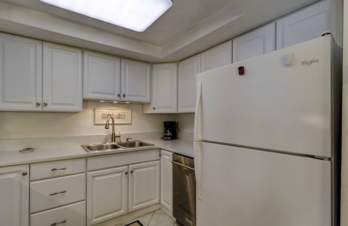South Beach Villa | Sunset Rentals | Bluff Villas 1681