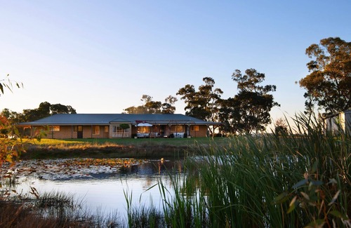 Franklinford House | Sunset Retreat-amaxing views over Mt Franklin