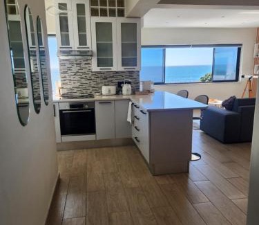 Mouille Point Apartment | Sunset Retreat at Bay Point