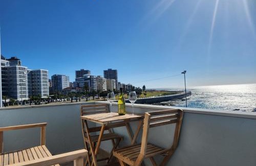 Mouille Point Apartment | Sunset Retreat at Bay Point