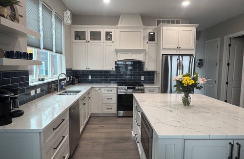 Russells Point House | SUNSET RETREAT-Brand New Luxury 4BR, 4.5BA waterfront, best sunsets on the lake!