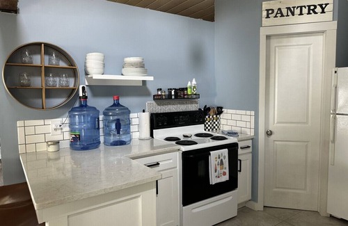 Town of Ledyard House | Sunset Retreat Cayuga Cottage w/hot tub - Cayuga Lake- Panoramic views & Yard. Pet Friendly!