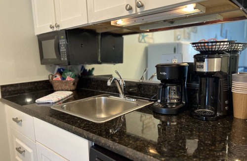 Ruskin Apartment | Sunset Retreat Condo #506 Little Harbor