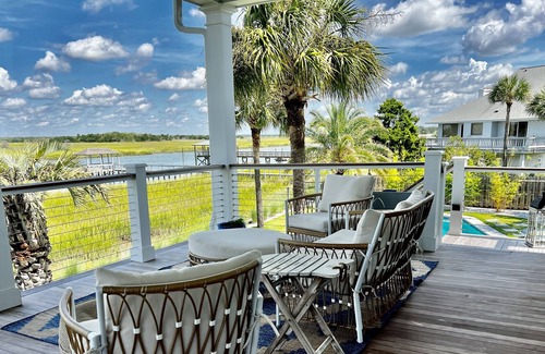 Charleston County House | Sunset Retreat on water 2min walk to beach!