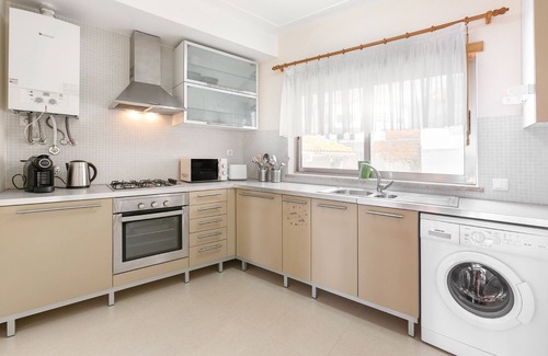 Nazare Apartment | Sunset Retreat - Spacious Apartment