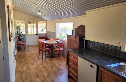 Wonoka House | Sunset Ridge Accommodation -Rockville Homestead