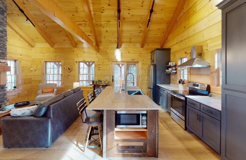 Logan Cabin | Sunset Ridge Cabin in Hocking Hills