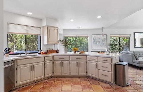 Fallbrook House | Sunset Ridge: Heated Pool Spa Zen Path Views EV Golf Family Friendly