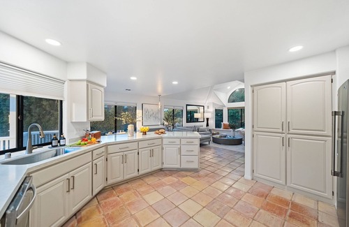 Fallbrook House | Sunset Ridge: Heated Pool Spa Zen Path Views EV Golf Family Friendly