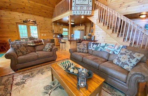 Ferguson Cabin | Sunset Ridge-Log Cabin,Views,Deck,Trails