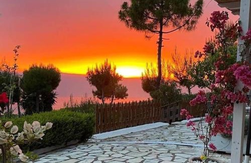 Zalongo Apartment | Sunset Riza