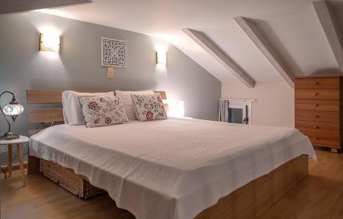 Zalongo Apartment | Sunset Riza