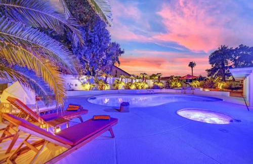 Royal Crest Rancheros House | Sunset Royale - The Ultimate Vegas Getaway
