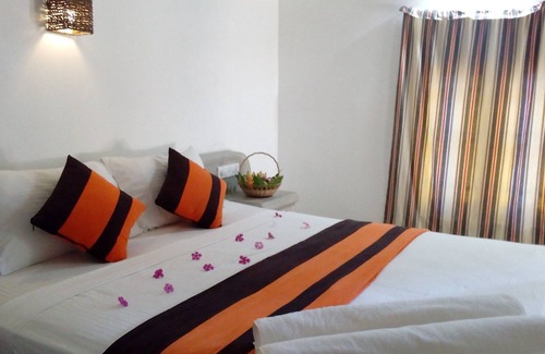 Nuraicholai Hotel | Sunset Safari & Resort