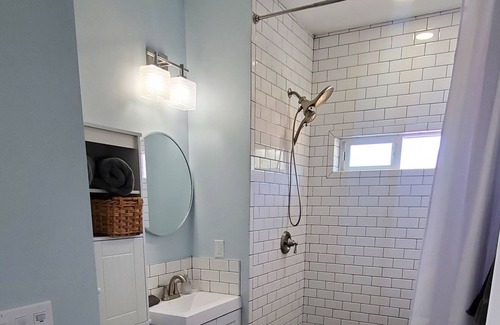 Pleasant Grove House | Sunset Sanctuary in Country