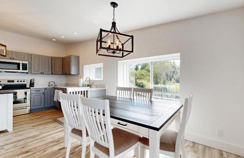 Boothbay Harbor Apartment | Sunset Sanctuary