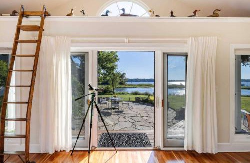 Hillsmere House | Sunset Serenity