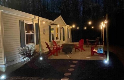 Pigeon House | Sunset Shanty is the place to be-Relax at the Shanty! Say "Cheeseburger"