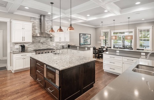 Bumpass House | Sunset Shores at Lake Anna: Gourmet Kitchen,300ft Shoreline, Hot Tub