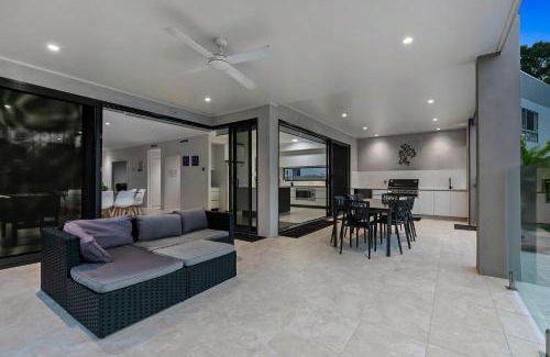 Bongaree House | Sunset Shores