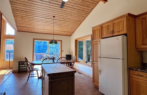 Bala Cottage | Sunset Shores Muskoka