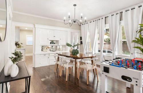 Franklin House | Sunset Shores - Near the beach - Games - Sleeps 8