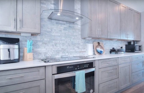 Dixie - Berryhill House | Sunset Shores Retreat: 15% off thru Nov!