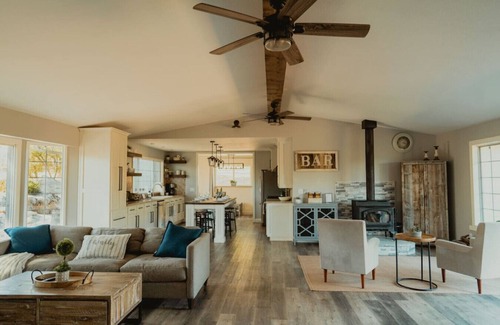 Ahwahnee House | Sunset Site *Boulder Bliss* HotTub by Casa Oso