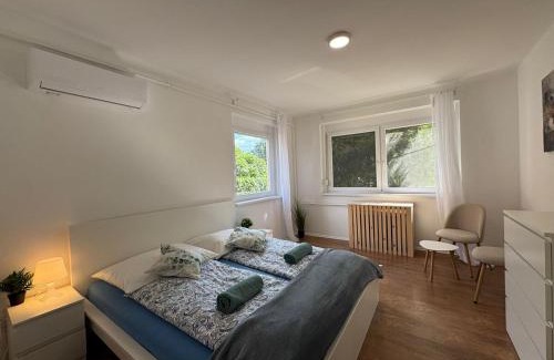 Balatonszabadi House | Sunset - Spacious Family Retreat