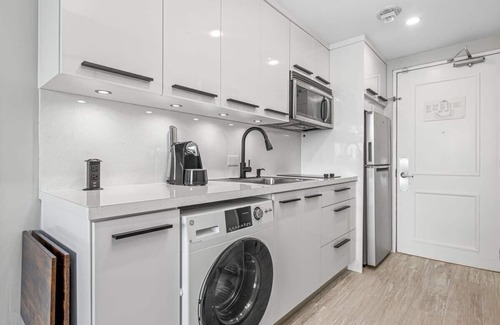 Puerta de Tierra Apartment | Sunset Studio | located at the Condado Lagoon Villas building in Condado