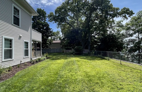 Whitehall House | Sunset Summer House - 6 Bedroom House in Whitehall n