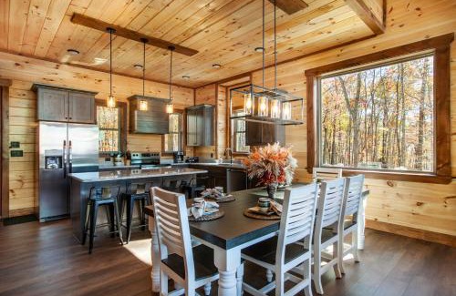 Sevierville House | Sunset Summit - Pool, Theater Room, Games, & VIEWS