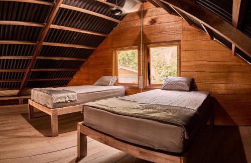 Pulau Silabok Hotel | Sunset Surfing Villas Mentawai